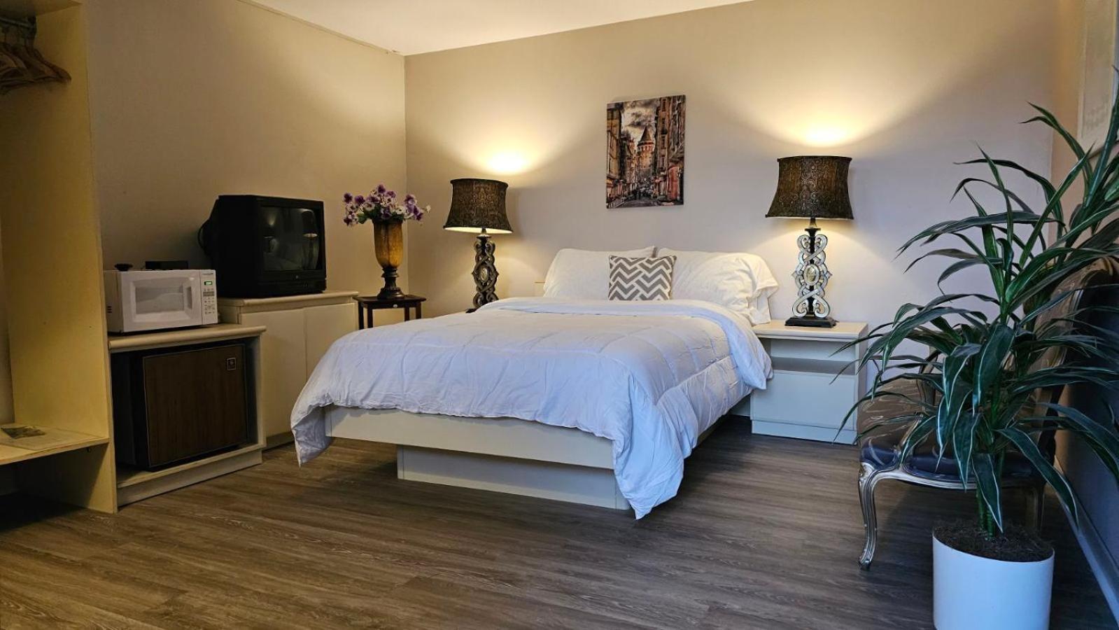 Hotel Oasis Lac St-Louis 살라베리-드-발리필드 외부 사진
